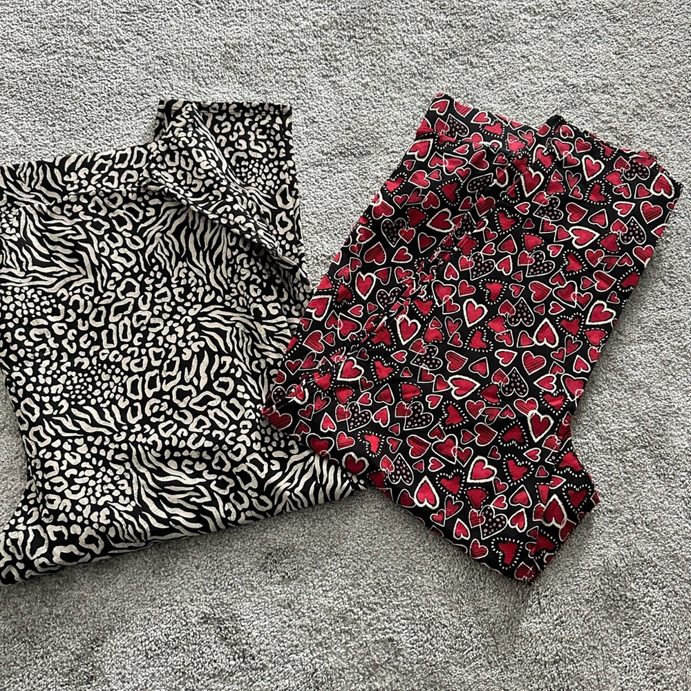 Torrid Black and Red Patterned Leggings